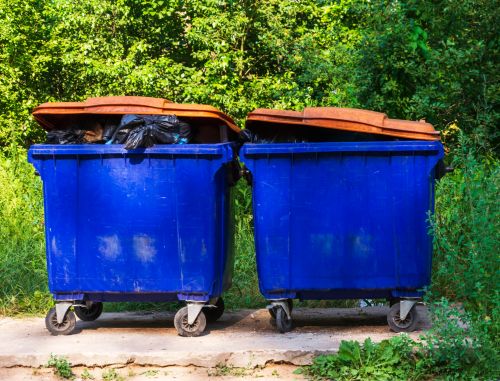 Street Garbage Cans Overflowing Garbage From Large Garbage Cans Wheels Garbage Recycling